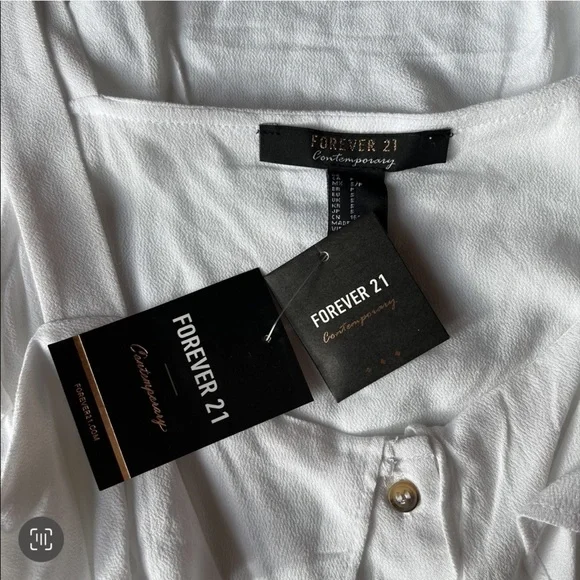 NWT Forever 21 Sleeveless Button Up Top Size Small - Picture 7 of 7